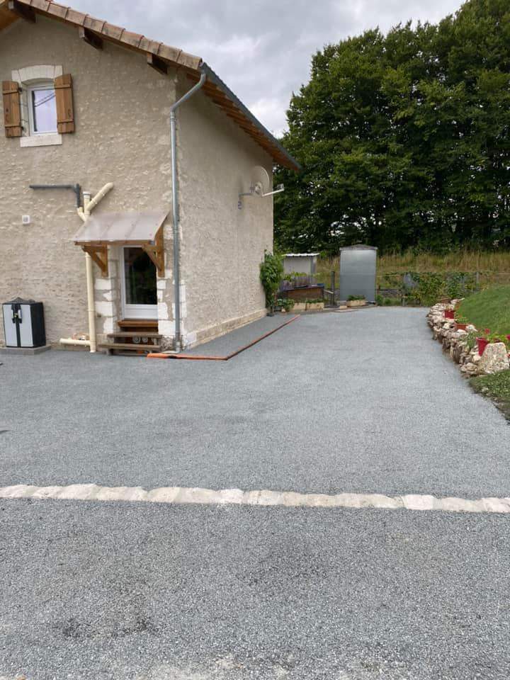 Allée en gravier goudronné Thiviers