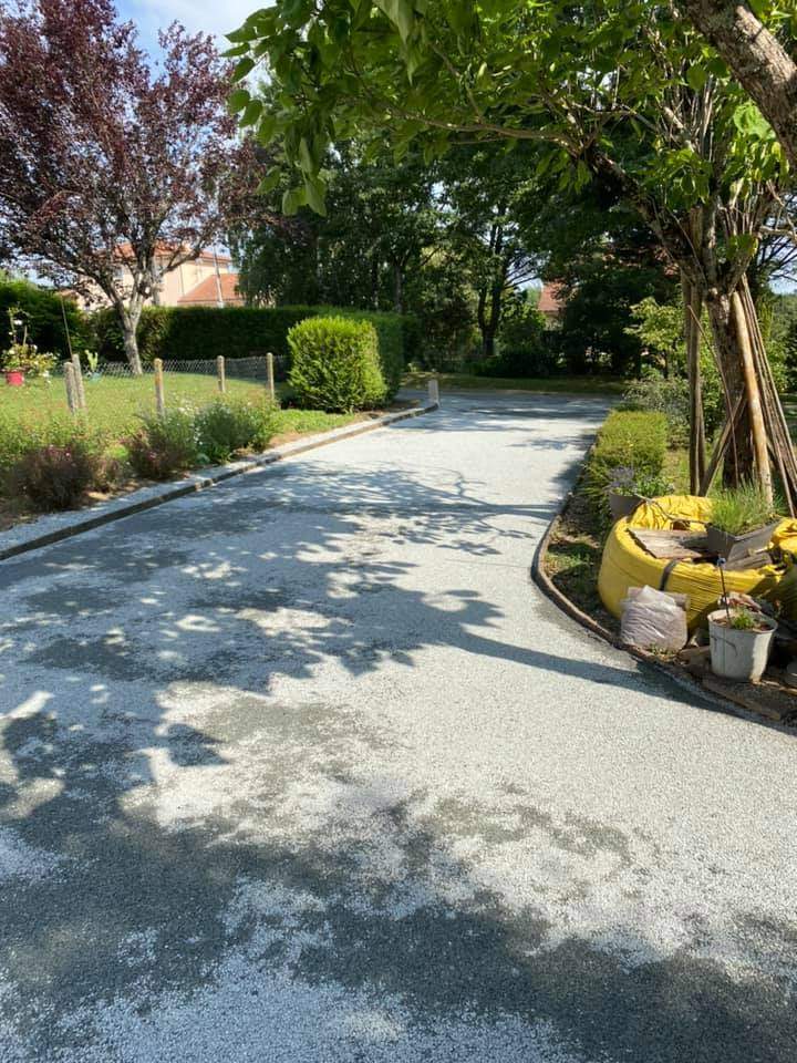 Allée en goudron Thiviers