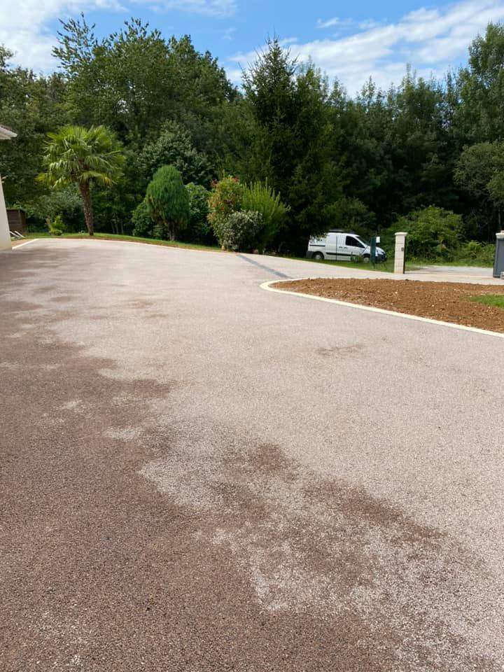 Chemin d'accès en béton désactivé Thiviers