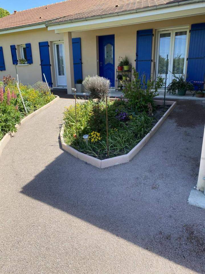 Aménagement d'une allée en enrobé Thiviers